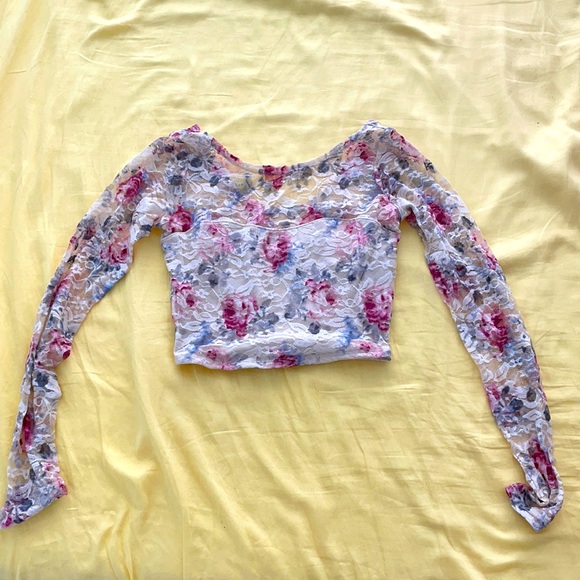 Abercrombie & Fitch lace floral crop top - Picture 1 of 3